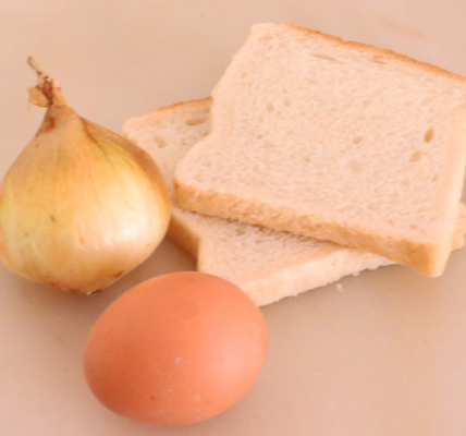 THIS ONION, EGG AND BREAD BRAKFAST IS DELICIOUS - Gol Roti